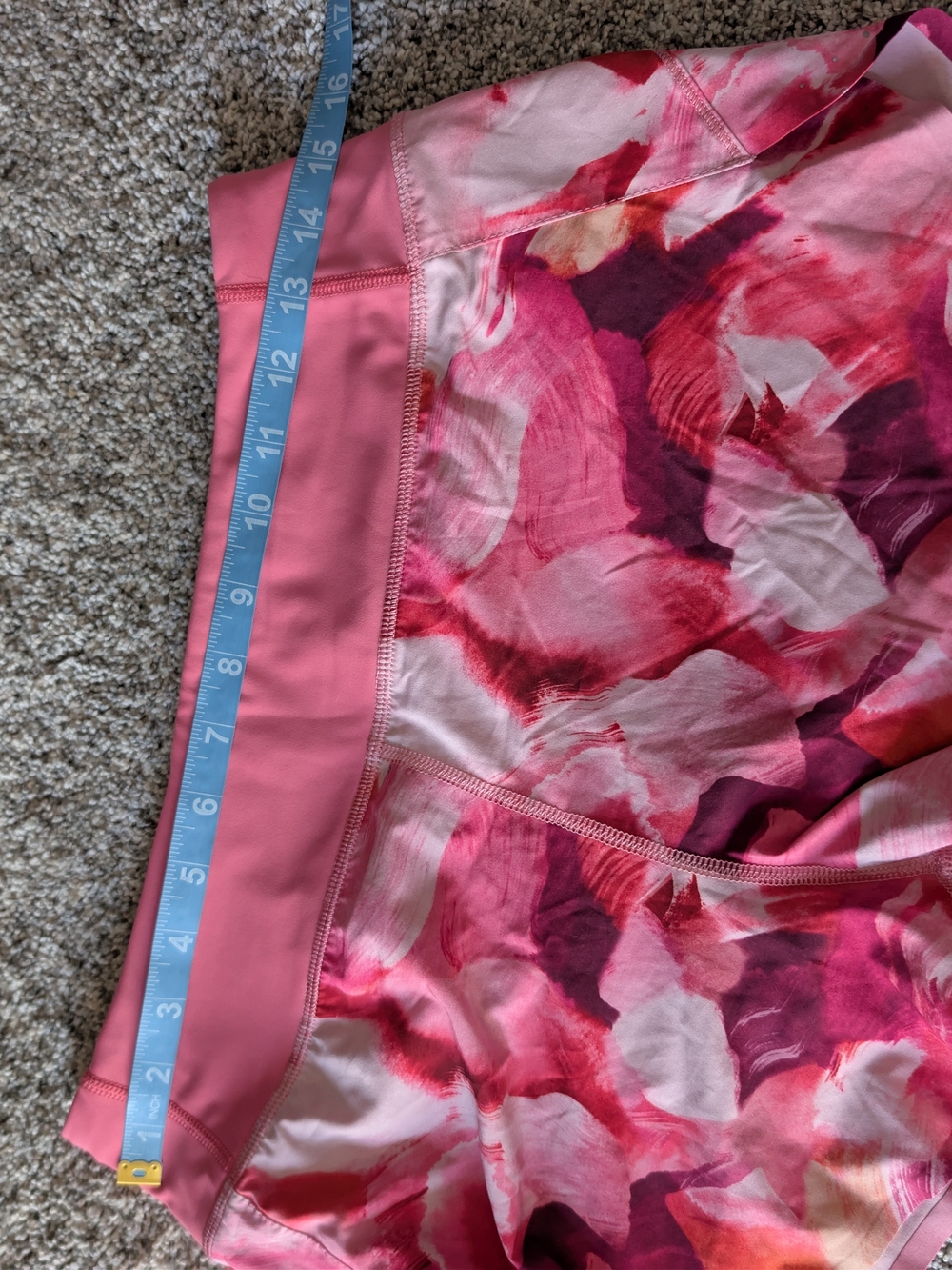 Athleta Printed Run With It 3.5" Short Pink Abstract Watercolor Size SP - Picture 4 of 6